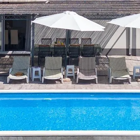 3 Bedroom With Private Pool Σπλιτ