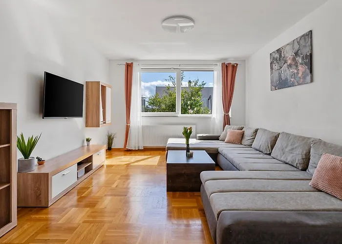 3 Bedroom With Private Pool Daire