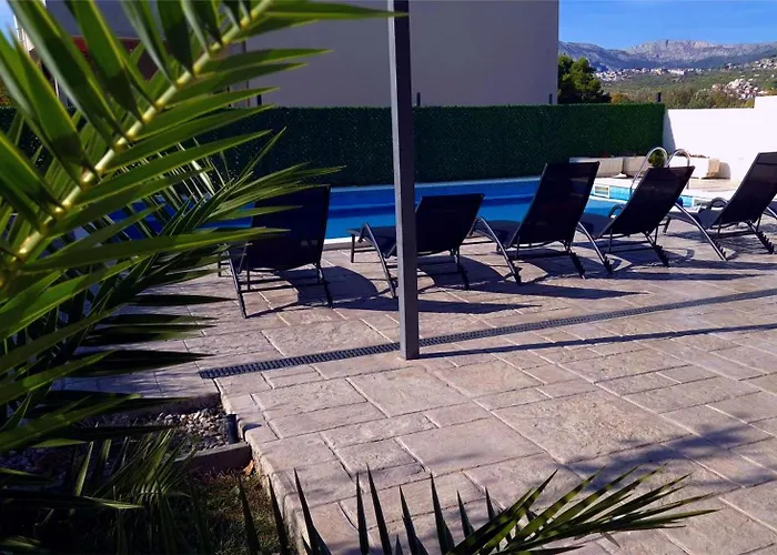 3 Bedroom With Private Pool Daire
