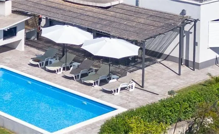 アパート 3 Bedroom With Private Pool スプリト